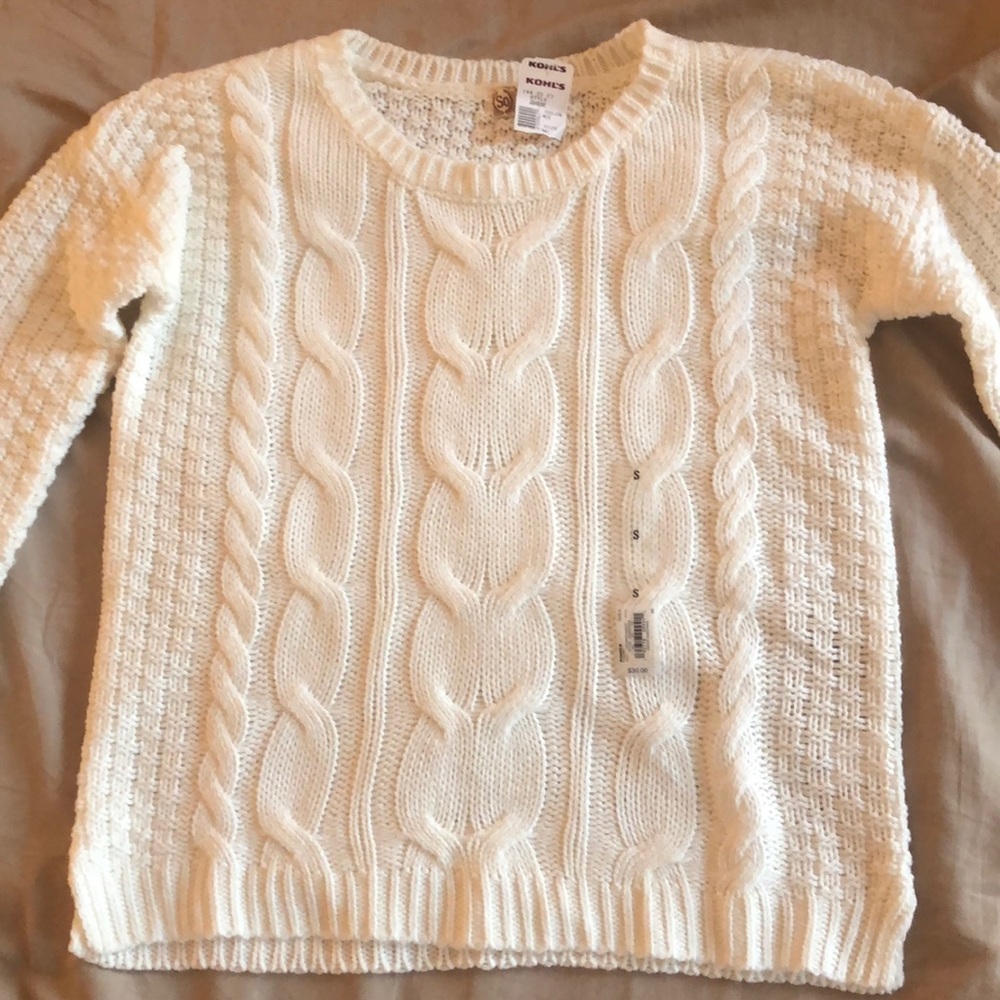 🌵3/$20 Brand new sweater!!!
